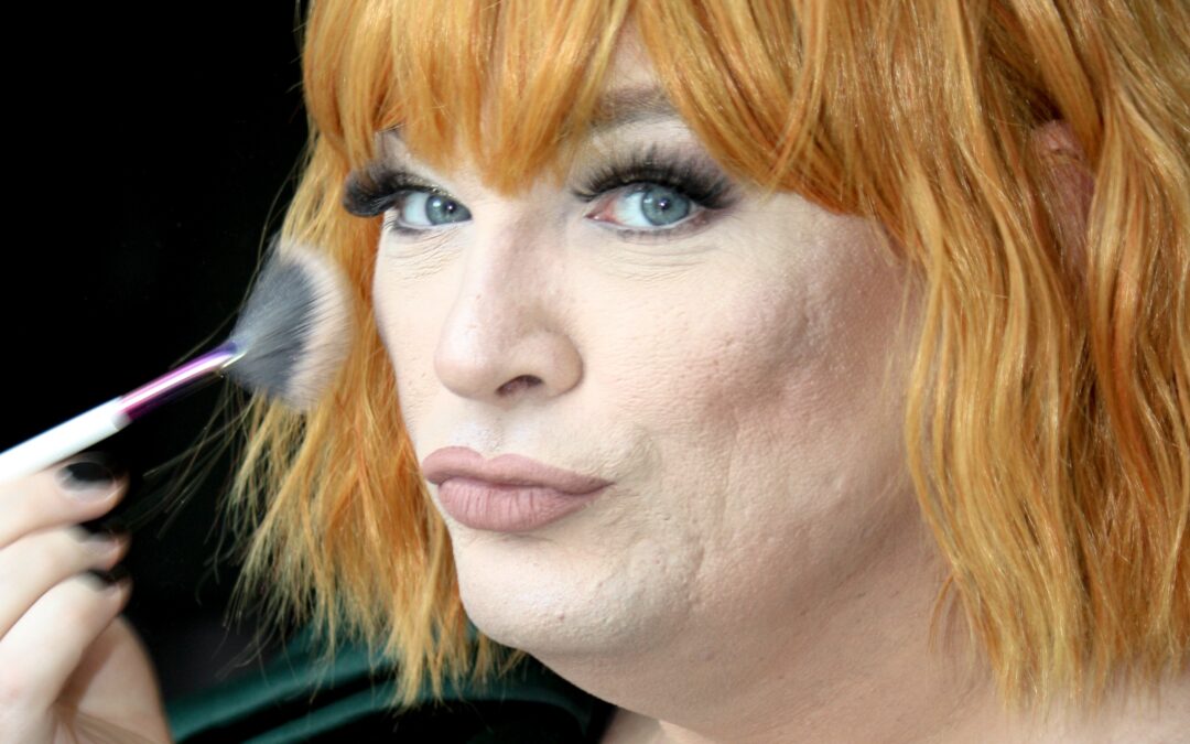 Moderation mit Charme, Witz und hohen Absätzen